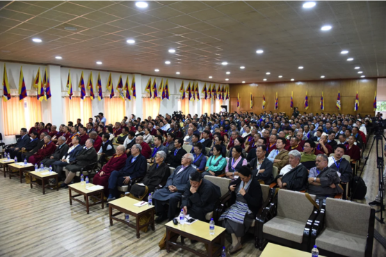 来自全球二十四个国家的三百四十多名藏人代表出席了为期三天的特别大会 2019年10月5日