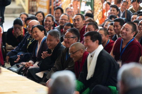在接见会上聆听达赖喇嘛尊者开示的藏人行政中央司政和各部门部长 2019年10月6日 照片/Tenzin Choejor/OHHDL