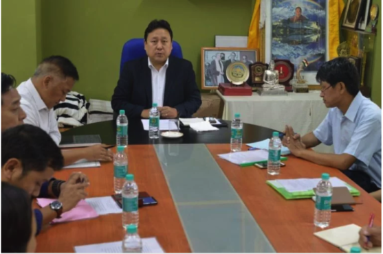 藏人行政中央驻印度南部首席代表群培图登与五个藏人定居点代表商讨救灾事宜 2019年10月 21日 照片/驻印南首席代表办公室