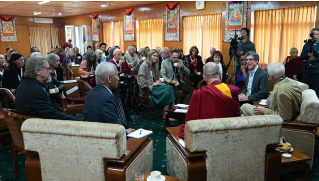 来自世界各国的知名科学家与达赖喇嘛尊者在第一天的对话活动上进行交流 2019年10月30日 照片/Tenzin Choejor/OHHDL