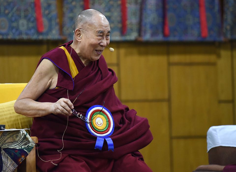 达赖喇嘛尊者在第十四次流亡藏人宗教大会闭幕式上谈转世问题   2019年11月29日 photo/ Tenzin pheden/CTA