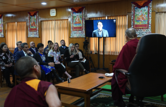 达赖喇嘛尊者透过电视直播回答美国各大学代表的提问 2019年11月11日 照片/OHHDL