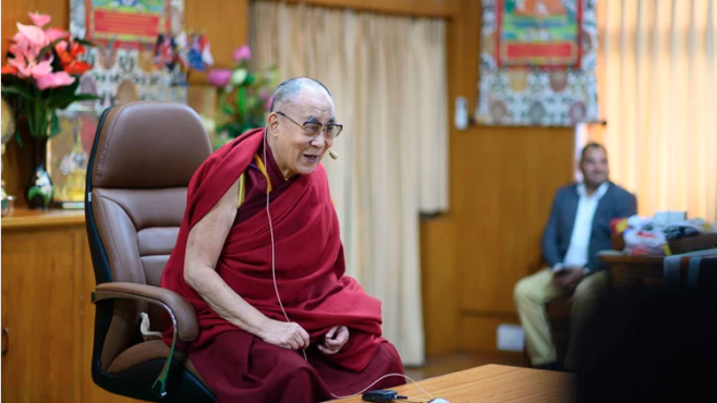 达赖喇嘛尊者在达兰萨拉官邸接见尼泊尔青年领袖组织成员 2019年11月13日 照片/OHHDL