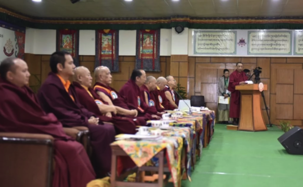 藏人行政中央宗教与文化部部长宇妥•噶玛格勒在开幕式上致欢迎词 2019年11月27日 照片/Tenzin Pheden/CTA