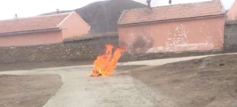 藏人青年云丹在阿坝县麦尔玛乡自焚抗议中共当局丹高压政策