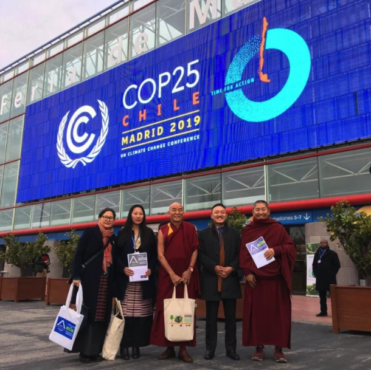 西藏团队在西班牙马德里举行的“2019年联合国气候变化大会”（COP25)会场
