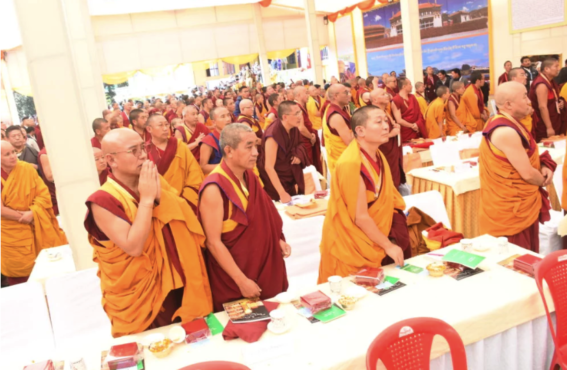 出席达兰萨拉格尔登寺成立25周年庆典及第一届藏传佛教各教派培养佛法传承者研讨大会的与会代表 2019年12月7日 照片/Kunsang