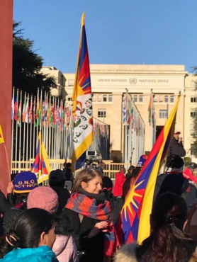 流亡瑞士的藏人与支持者在日内瓦联合国总部呼吁国际社会关注西藏境内的人权状况
