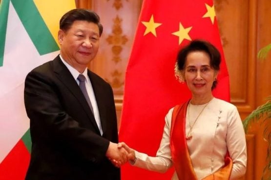 中国国家主席习近平和缅甸参赞昂山素季在内比都总统府会晤   2020年1月18日  照片/ Nyein Chan Naing /法新社