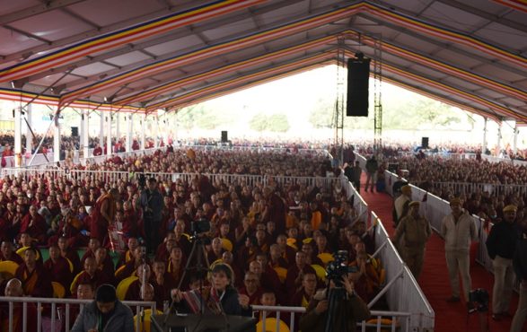 接受达赖喇嘛尊者在印度佛教圣地菩提迦耶传授观世音灌顶的3500多名各方信众 2019年1月3日 照片/Pasang Dhondup/CTA