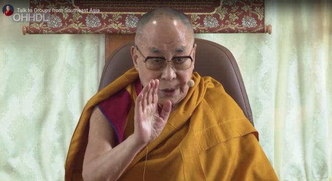 达赖喇嘛尊者在印度佛教圣地菩提迦耶的行宫接见东南亚佛教徒 2020年1月8日 照片/视频截图