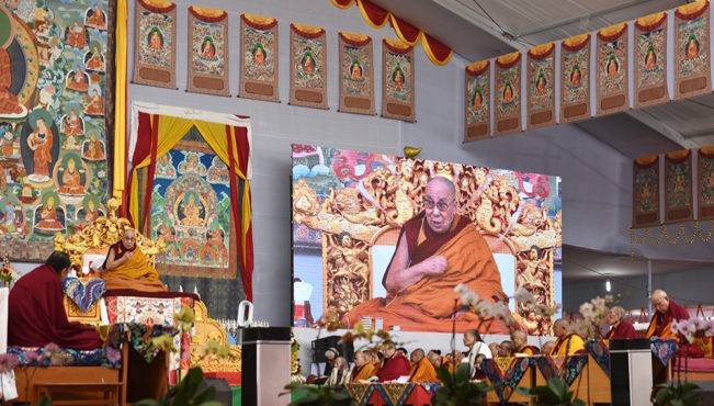 达赖喇嘛尊者在印度佛教圣地菩提伽耶向3500多名各国信众传授佛法 2019年1月2日 照片/Pasang Dhondup/CTA