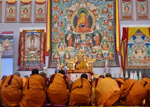 达赖喇嘛尊者在印度佛教圣地菩提迦耶向上万名信众传授观世音灌顶 2019年1月3日 照片/Pasang Dhondup/CTA