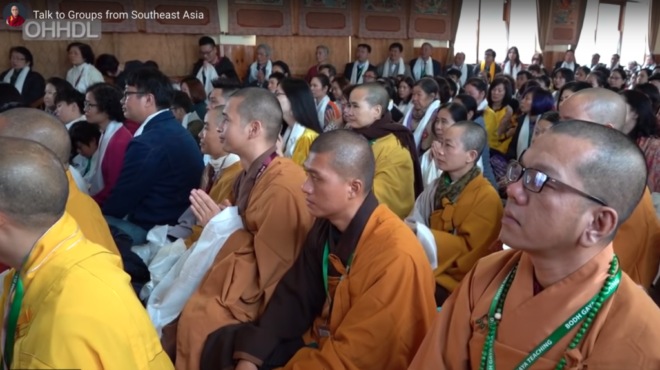 聆听达赖喇嘛尊者开示的东南亚佛教僧俗信众 2020年1月8日 照片/视频截图