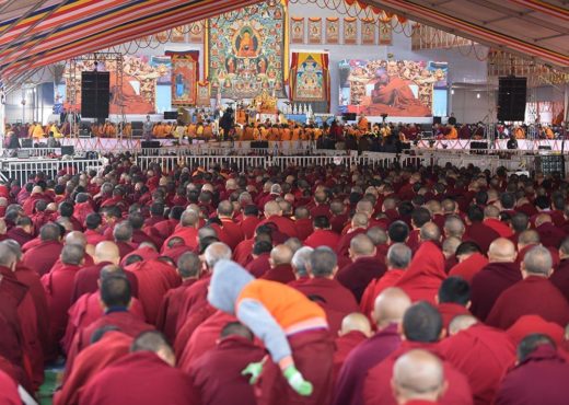 在印度佛教圣地菩提迦耶接受达赖喇嘛尊者传授《文殊法类》灌顶及随许的僧俗信众   2019年1月6日  照片/Pasang Dhonduop/CTA