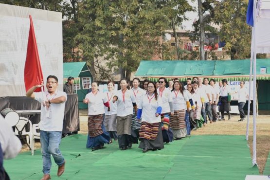 赫伯特布尔中央藏人学校教師隊伍列隊步入慶典會場 2020年2月7日 照片/Tenzin Phende/CTA