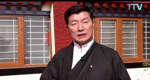 司政洛桑森格录制视频向西藏境内遭受新型冠状病毒危害的藏人传达安慰和希望的信息 照片/视频截图 照片/视频截图