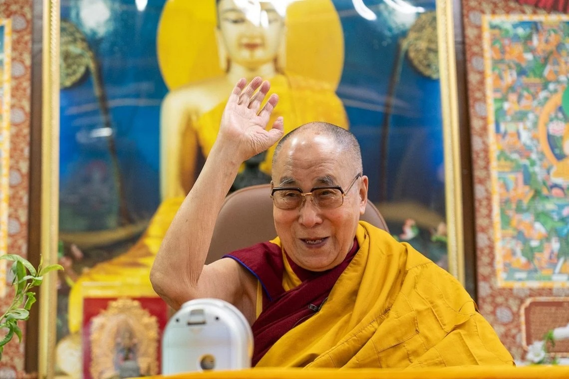 西藏精神领袖达赖喇嘛尊者在印北达兰萨拉的官邸传授佛法 照片/资料图片