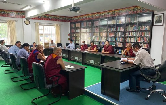 第十六届西藏人民议会常务委员会召开第324次会议 2020年7月28日 照片/西藏人民议会秘书处提供
