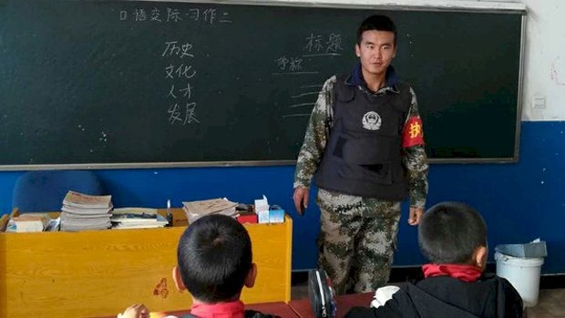蒙古族人在微博留言，讲述学校除蒙语文外，将全部采用汉文授课。 (网络图片/RFA)