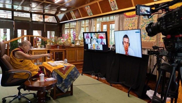 达赖喇嘛尊者在传授《入中论》后回答线上观众的提问     2020年7月17日   摄影/Ven Tenzin Jamphel/OHHDL