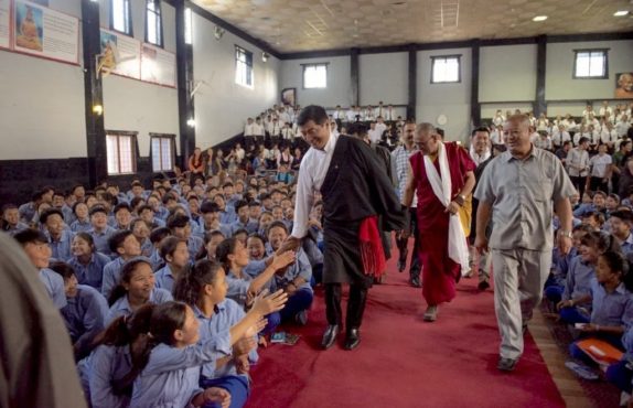 藏人行政中央司政洛桑森格参访西藏儿童村下属分校 照片/资料图片