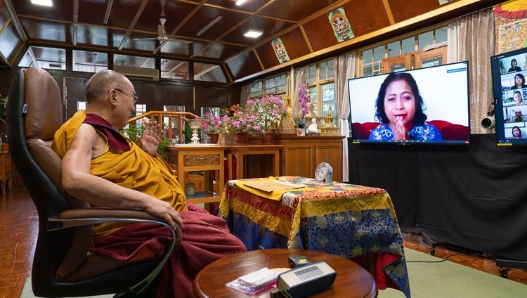 达赖喇嘛尊者在印度北部达兰萨拉的官邸透过网络视讯回答亚洲信众的提问 2020年9月4日 摄影/Ven Tenzin Jamphel/OHHDL