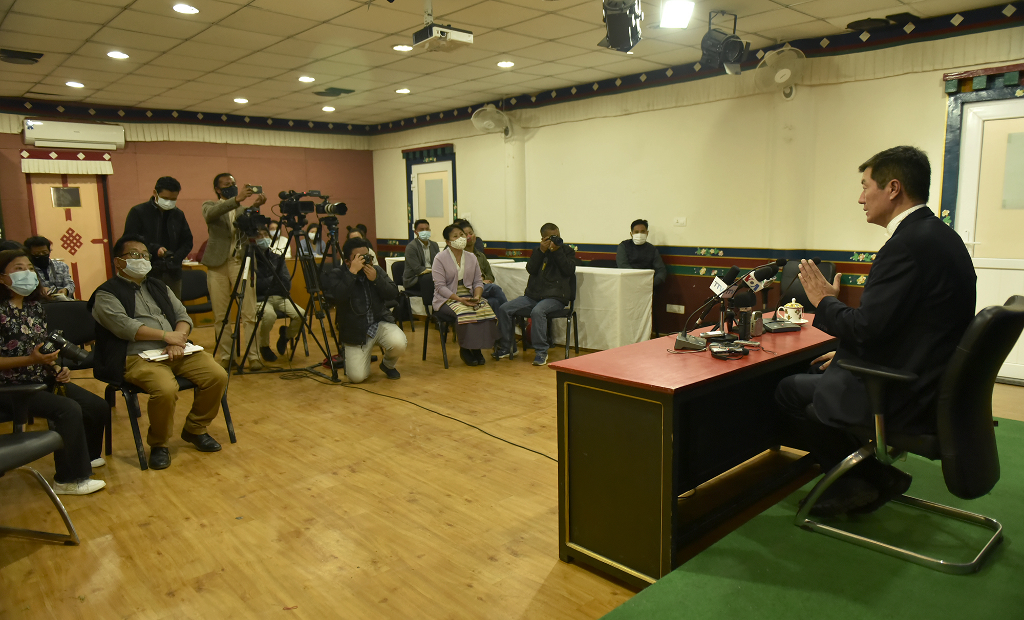 在外交与新闻部拉巴次仁纪念厅出席记者会的藏人媒体 2020年11月10日 摄影/Tenzin Jigme/CTA
