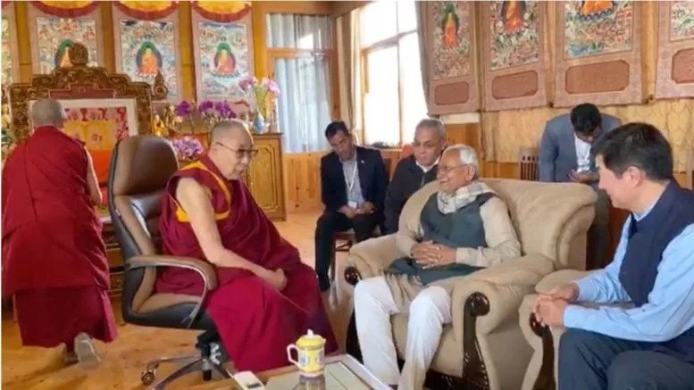 达赖喇嘛尊者和司政洛桑森格在菩提伽耶会见比哈尔邦首席部长尼蒂什·库马尔 2020年1月8日 照片/资料图片