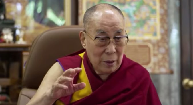 达赖喇嘛尊者在接受英国电视台第四频道的采访 照片/屏幕截图