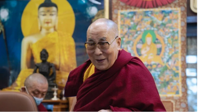 达赖喇嘛尊者透过网络视讯在印度理工学院孟买分校主办的科技节上发表讲话   摄影/Ven Tenzin Jamphel/OHHDL